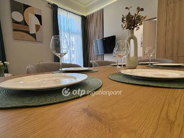Eladó lakás Budapest VIII. kerület, Palotanegyed 121 nm
