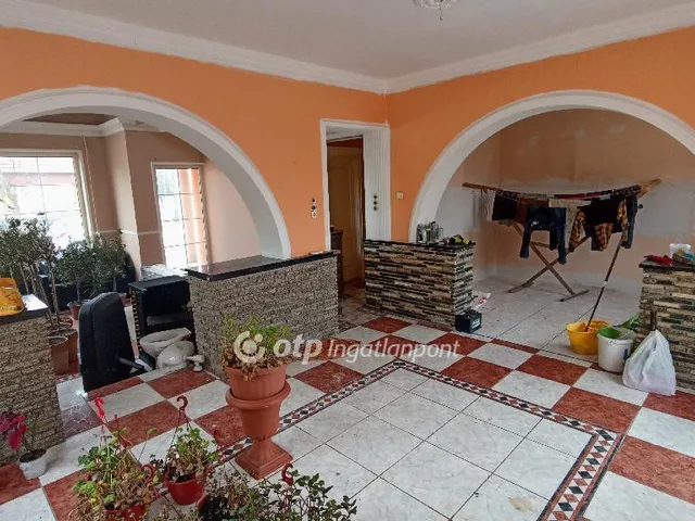Eladó ház Jászfényszaru 170 nm