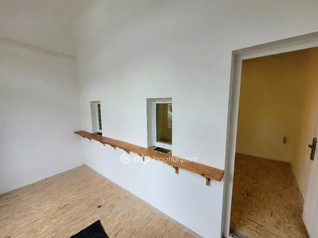 Eladó kereskedelmi és ipari ingatlan Budapest XXII. kerület 160 nm