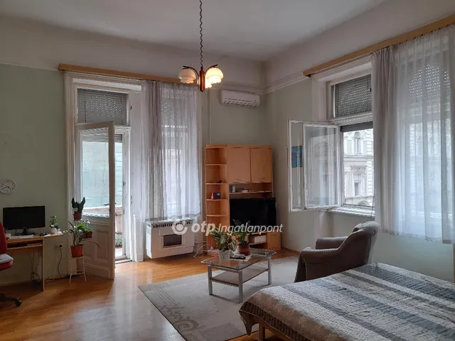Eladó lakás Budapest VI. kerület, Nagykörúton kívüli terület 104 nm