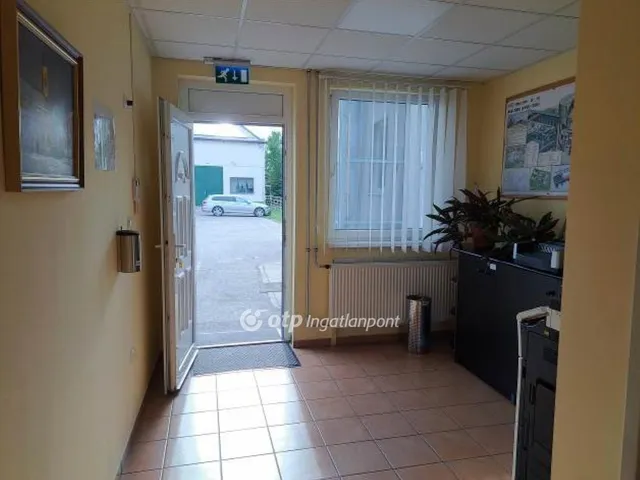 Eladó kereskedelmi és ipari ingatlan Paks 1732 nm
