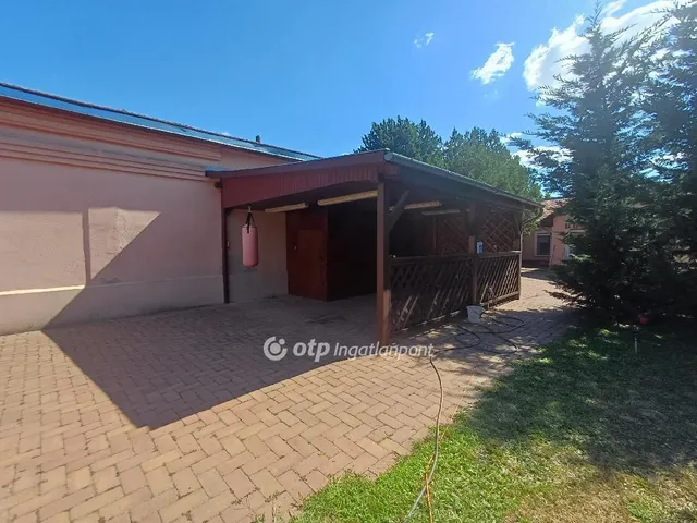 Eladó ház Budapest XX. kerület 200 nm