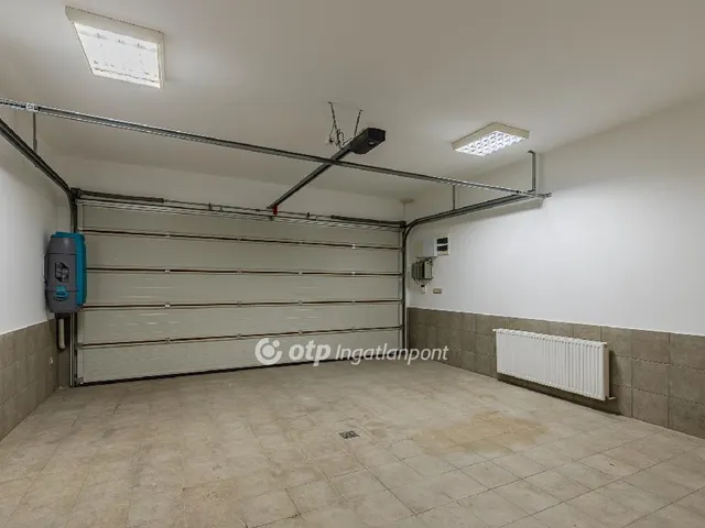 Eladó ház Telki 450 nm