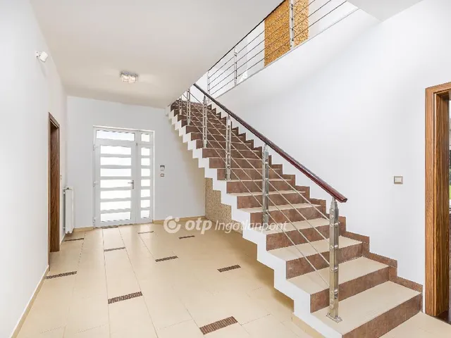 Eladó ház Telki 450 nm