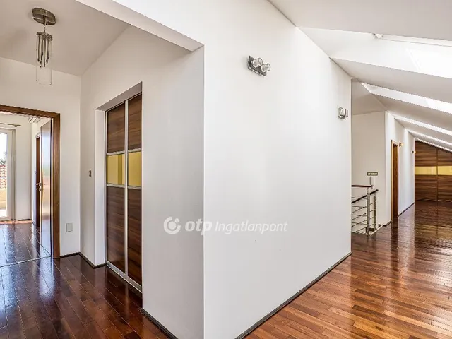 Eladó ház Telki 450 nm