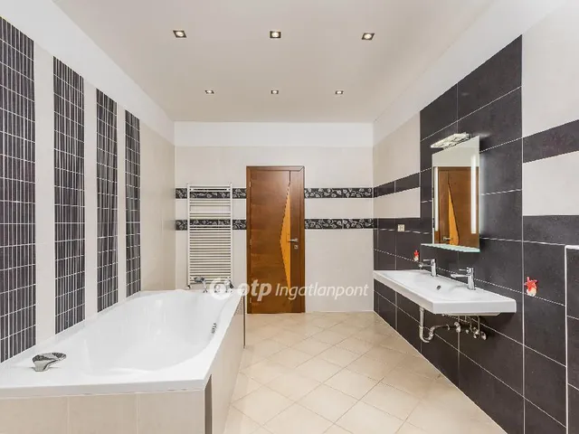 Eladó ház Telki 450 nm