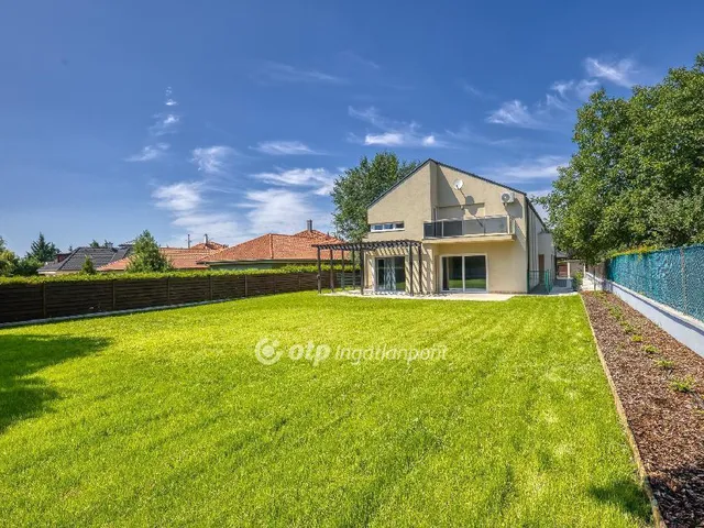 Eladó ház Telki 450 nm