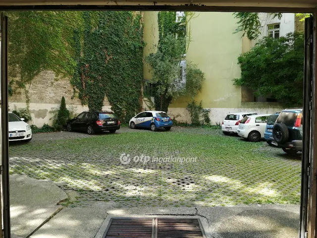 Eladó kereskedelmi és ipari ingatlan Budapest VIII. kerület 4605 nm