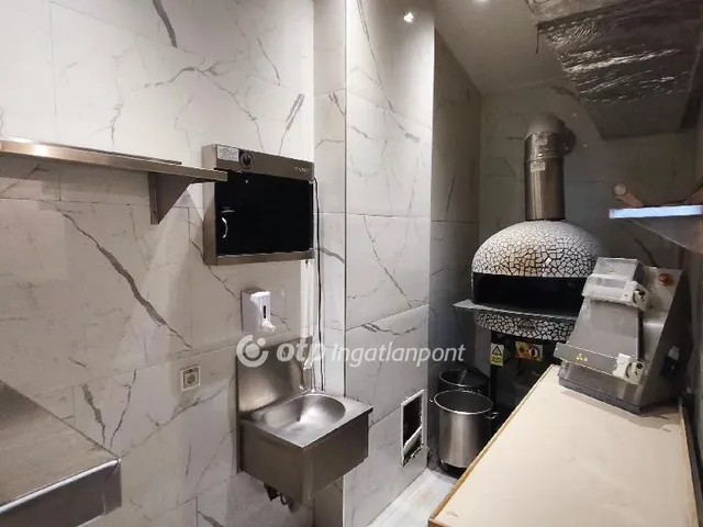 Eladó kereskedelmi és ipari ingatlan Budapest VII. kerület 149 nm