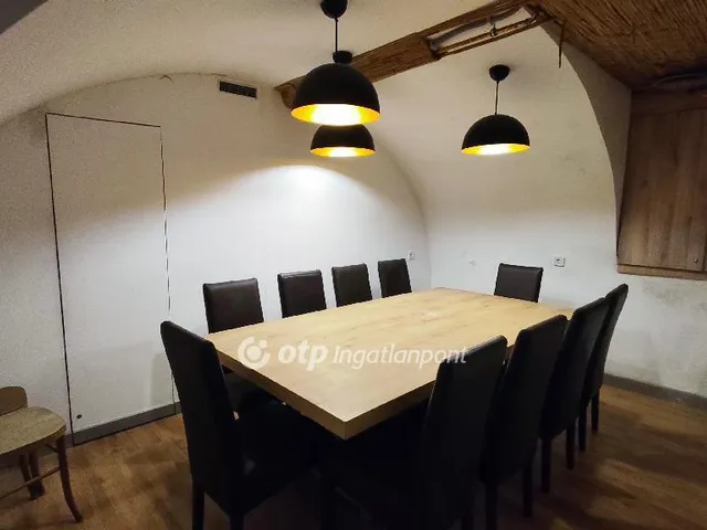 Eladó kereskedelmi és ipari ingatlan Budapest VII. kerület 149 nm