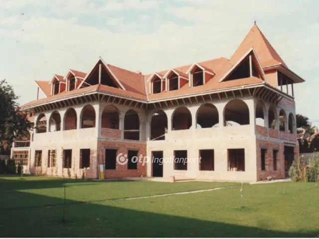Eladó kereskedelmi és ipari ingatlan Budapest XVI. kerület 1980 nm
