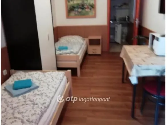 Eladó kereskedelmi és ipari ingatlan Budapest XVI. kerület 1980 nm