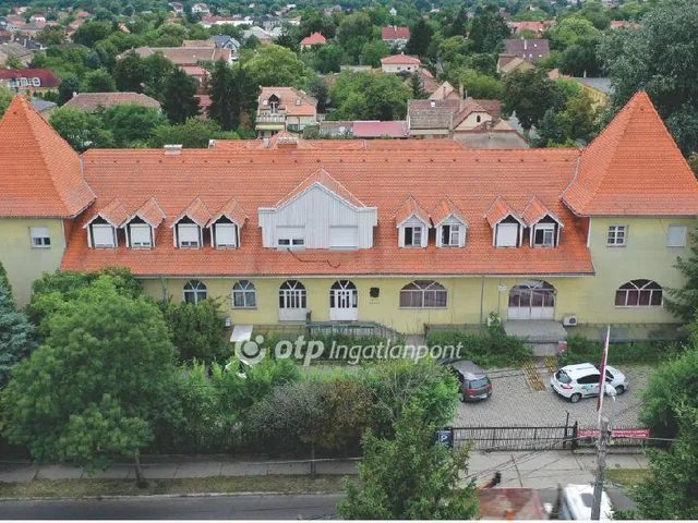 Eladó kereskedelmi és ipari ingatlan Budapest XVI. kerület 1980 nm