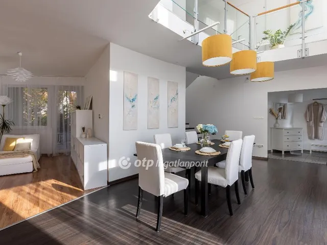 Eladó ház Budapest XXI. kerület, Királyerdő 206 nm