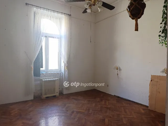 Eladó lakás Budapest VI. kerület 44 nm