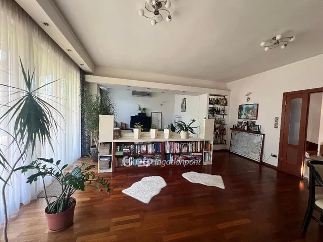 Eladó ház Budapest XXI. kerület, Királyerdő 240 nm