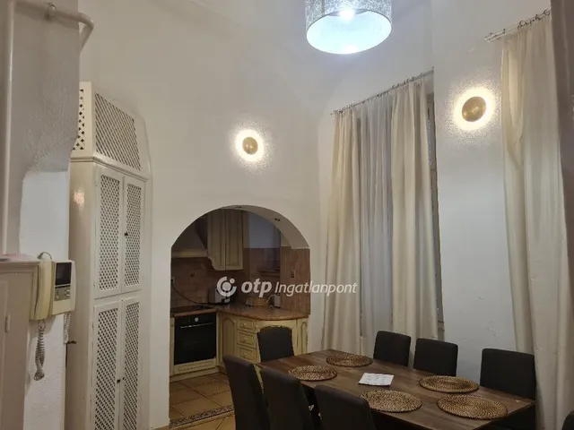 Eladó lakás Budapest V. kerület 72 nm