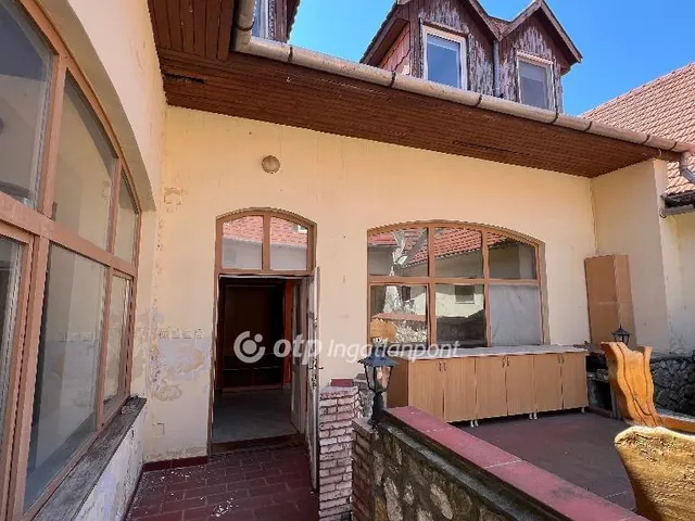 Eladó lakás Pápa 146 nm