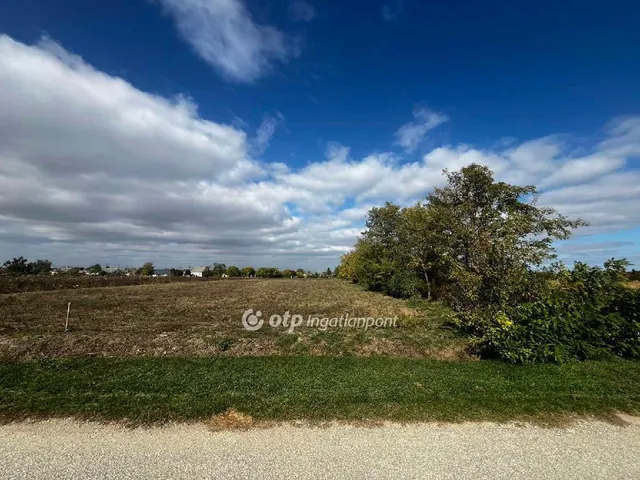 Eladó telek Jenő 2695 nm