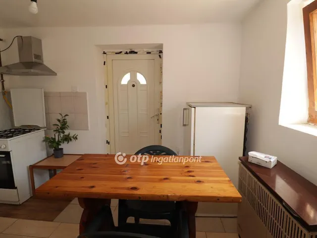 Eladó ház Lórév 72 nm