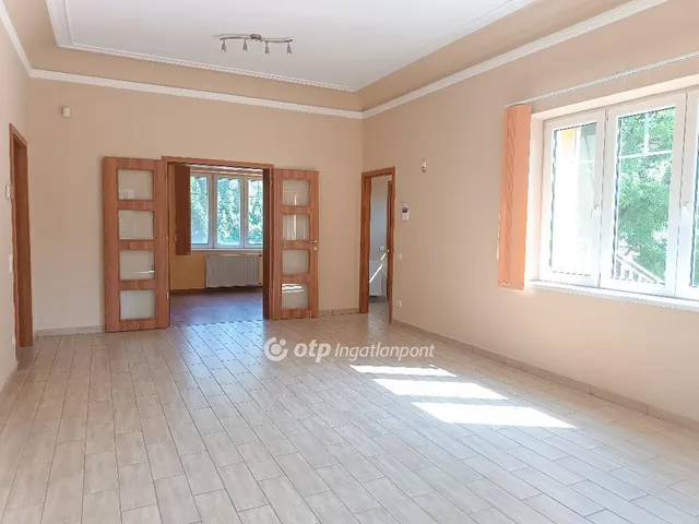 Eladó ház Budapest X. kerület, Óhegy 186 nm