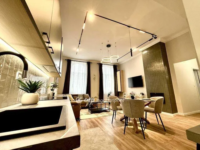 Eladó lakás Budapest VII. kerület 93 nm