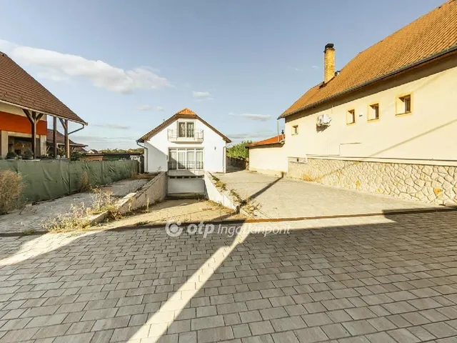 Eladó ház Csomád 162 nm