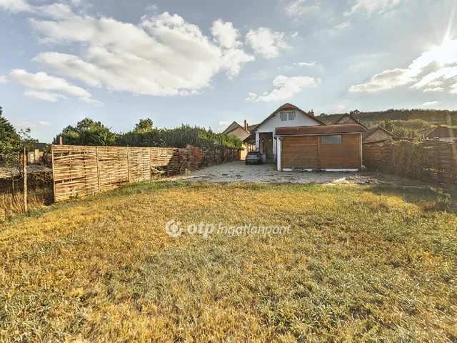 Eladó ház Csomád 162 nm