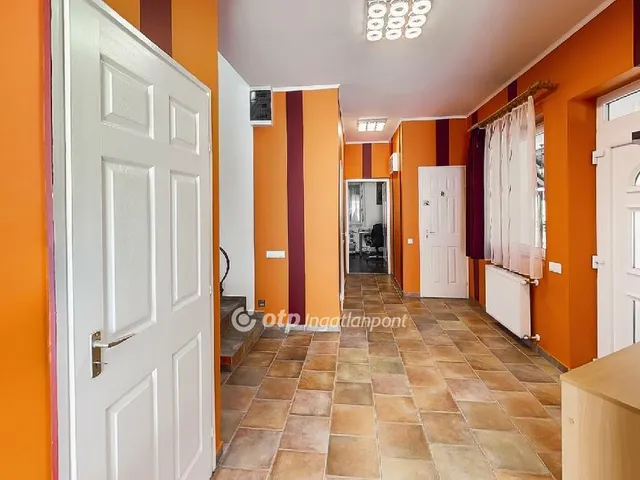 Eladó ház Csomád 162 nm