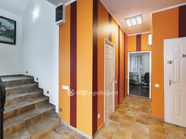 Eladó ház Csomád 162 nm