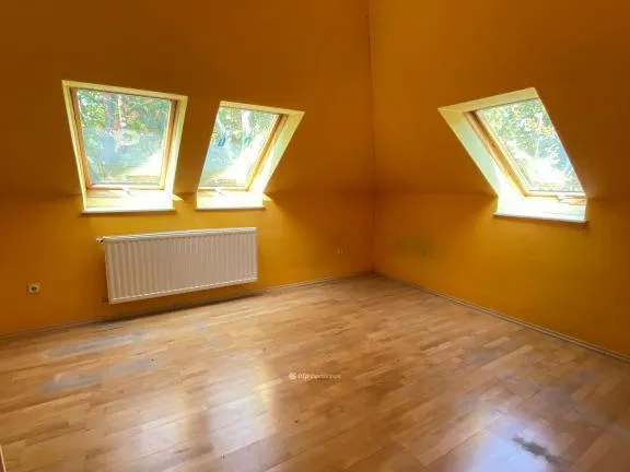 Eladó ház Budapest III. kerület 450 nm