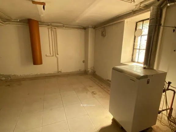 Eladó ház Budapest III. kerület 450 nm