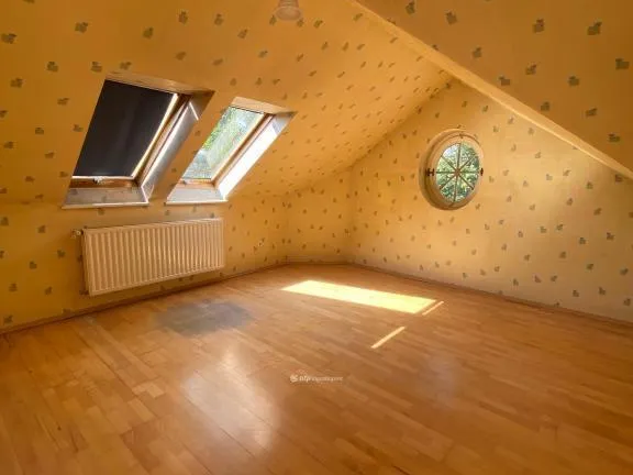 Eladó ház Budapest III. kerület 450 nm