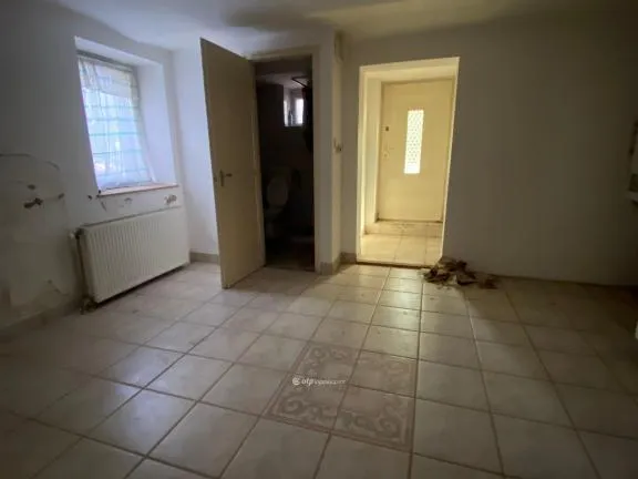 Eladó ház Budapest III. kerület 450 nm