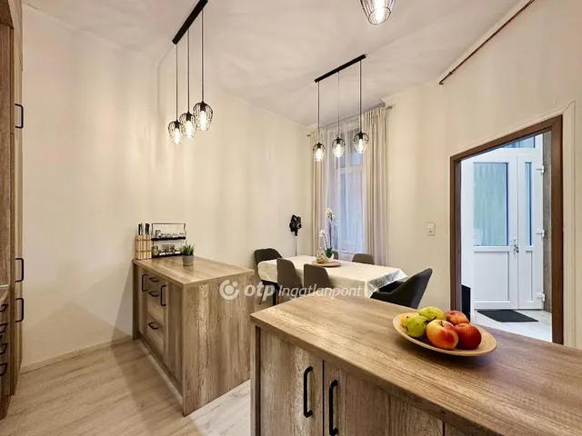 Eladó lakás Budapest VI. kerület 75 nm