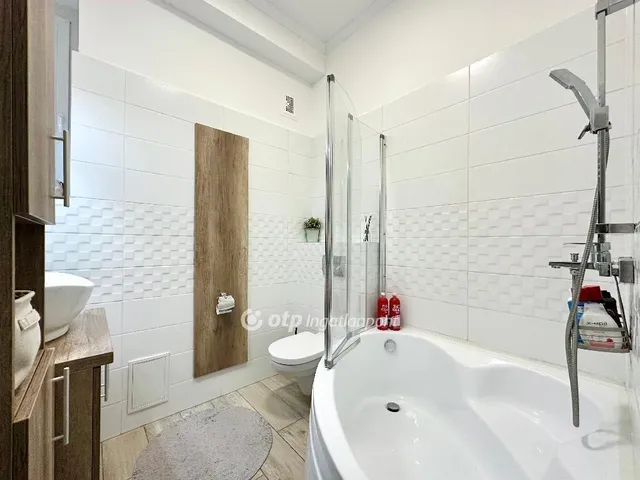 Eladó lakás Budapest VI. kerület 75 nm