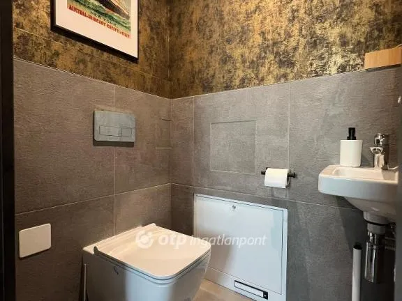 Eladó lakás Budapest I. kerület 75 nm