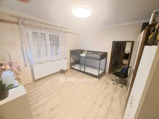 Eladó ház Kocsér 68 nm