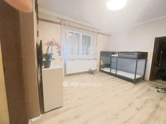 Eladó ház Kocsér 68 nm