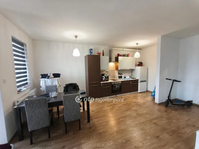 Eladó lakás Dabas 85 nm