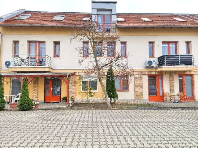 Eladó lakás Dabas 85 nm