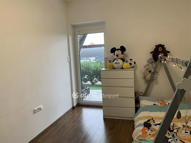 Eladó lakás Újhartyán 90 nm