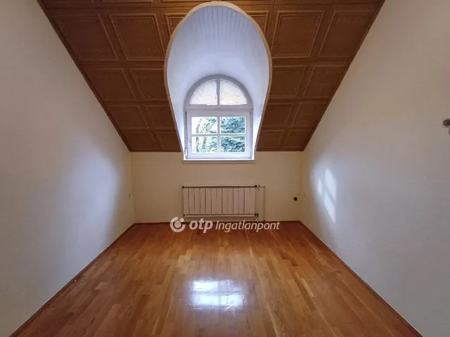 Eladó ház Budapest XVI. kerület 235 nm