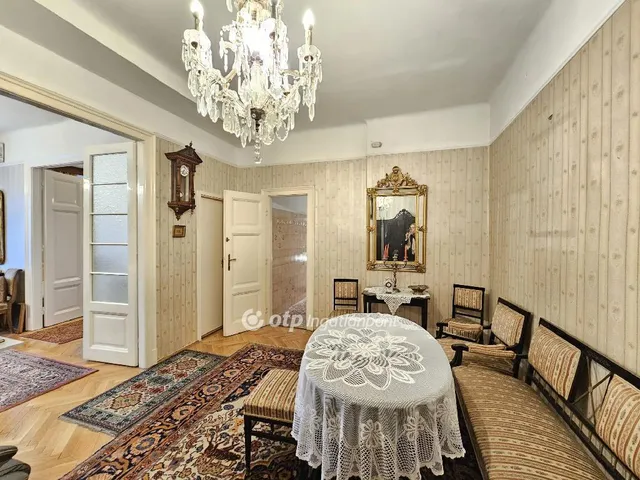 Eladó lakás Budapest I. kerület 102 nm