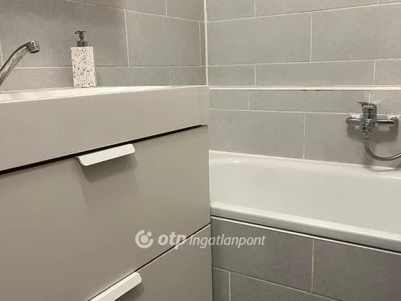 Eladó lakás Budapest III. kerület 66 nm