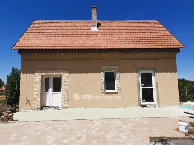 Eladó ház Dömsöd 288 nm