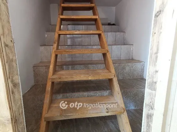 Eladó ház Dömsöd 288 nm