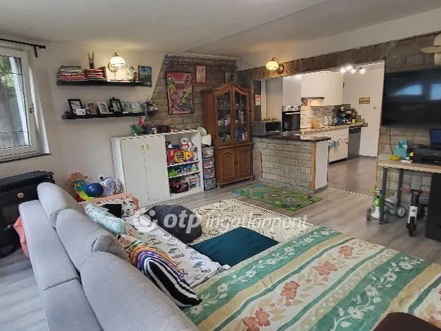 Eladó ház Budakeszi 380 nm