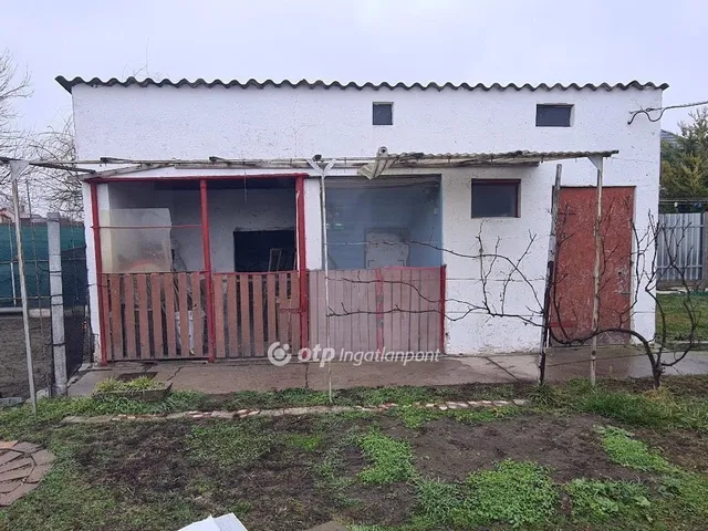 Eladó ház Áporka 102 nm