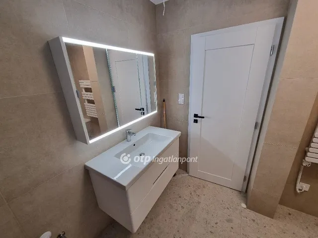 Eladó lakás Budapest III. kerület 65 nm